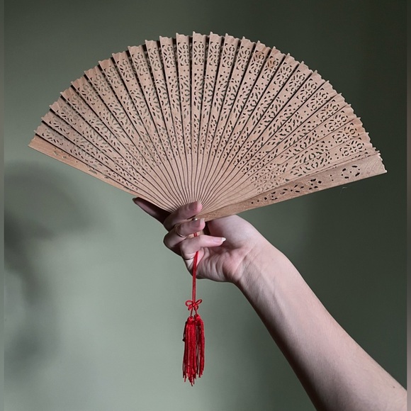 Vintage Hand Fan, Woodcut Design Folding Fan - Picture 8 of 8